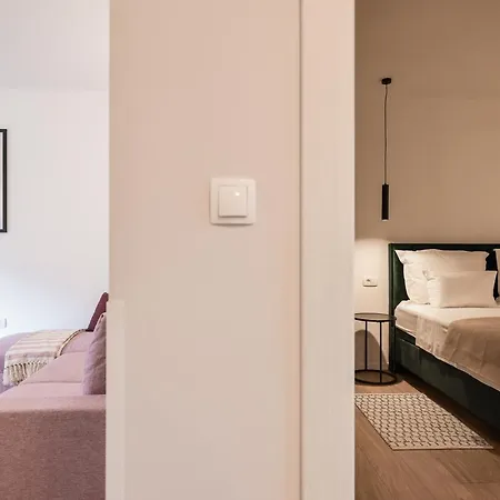 Elly Apartment