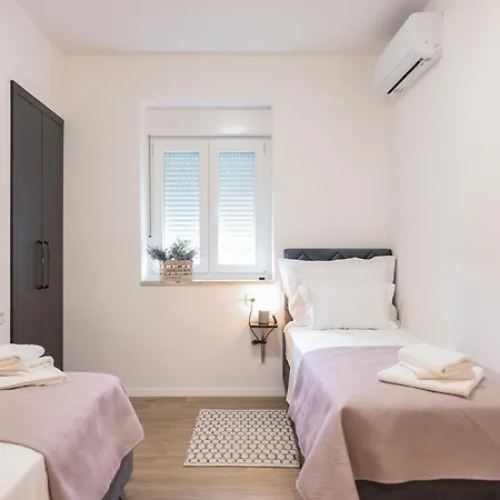 Elly Zadar